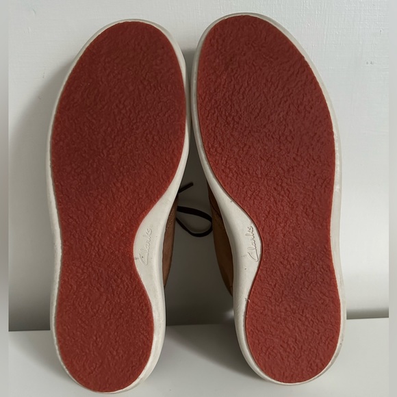 Clarks Men's CourtLite DBT Cognac Suede 26165551 Size 10 Boots Desert Boots - Picture 8 of 9